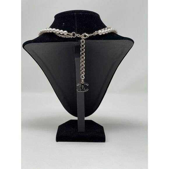 Chanel 23P Choker Pearly White Crystal CC Necklace NEW - Picture 7 of 14